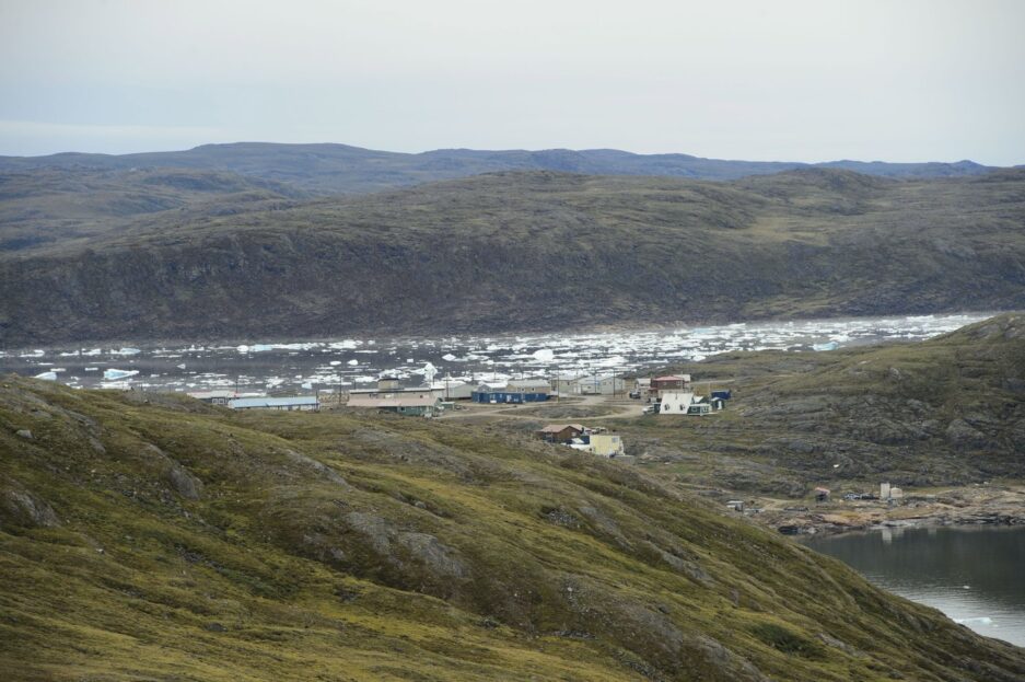 image of the community of Apex near Iqaluit located on Arctic tundra in Nunavut, Canada.